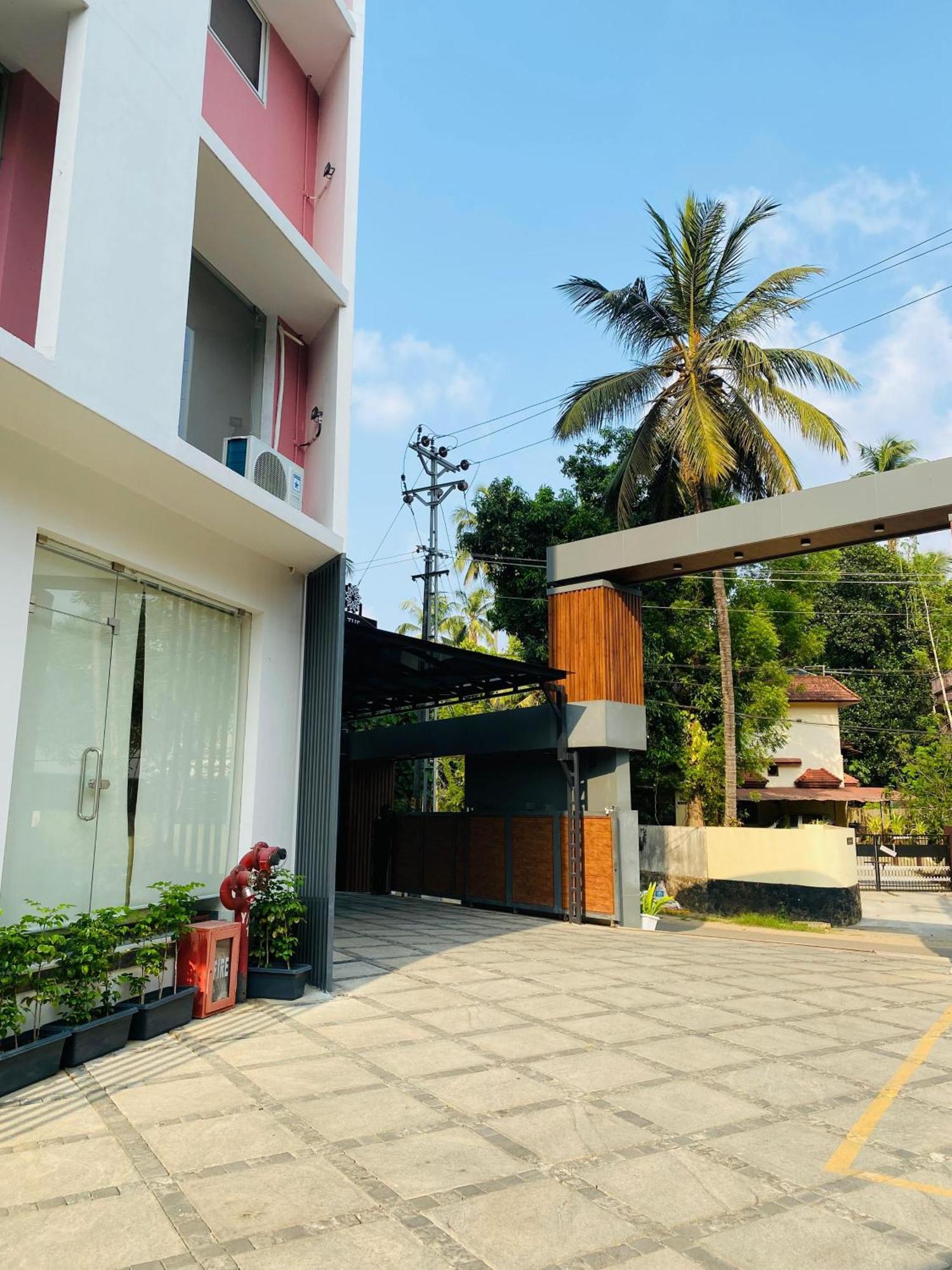 The Habitat Suites Guruvāyūr Zewnętrze zdjęcie
